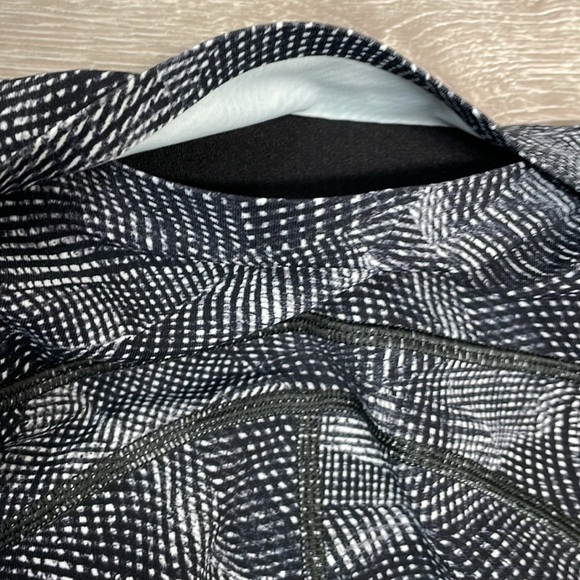 Lululemon Time To Sweat Crop Free Spirit Alpine White Black 8 - Picture 15 of 16